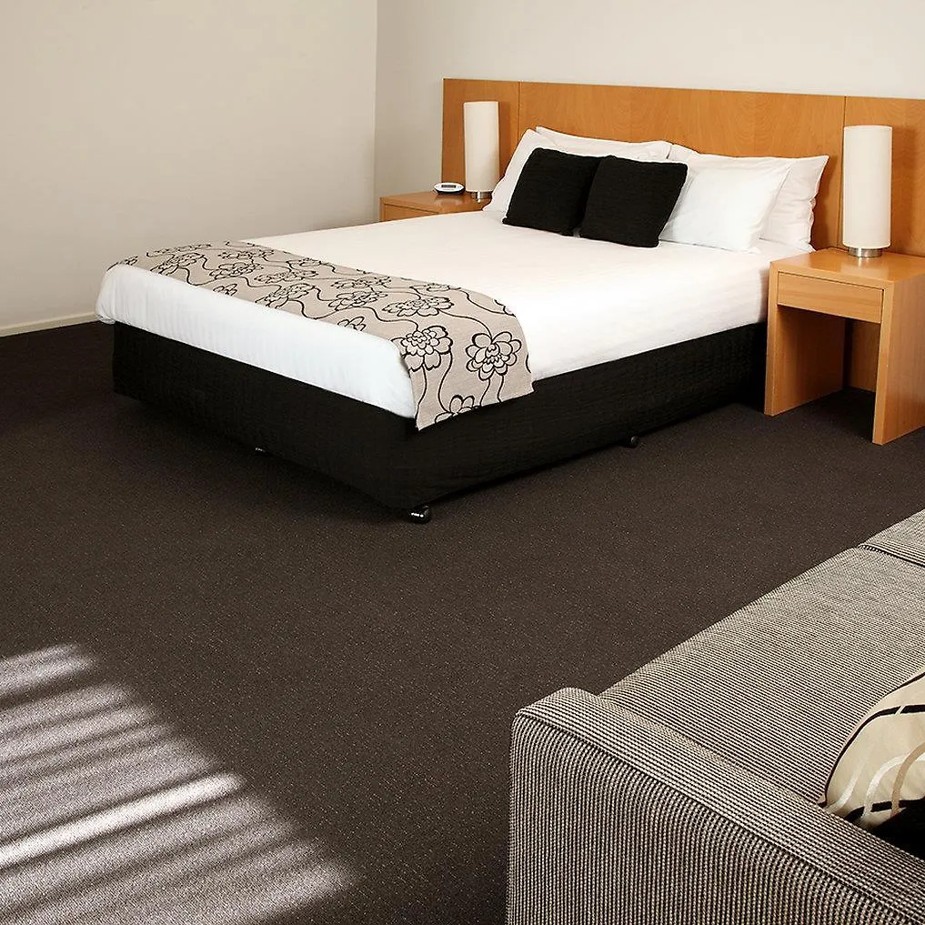 Oaks Perth Hotel