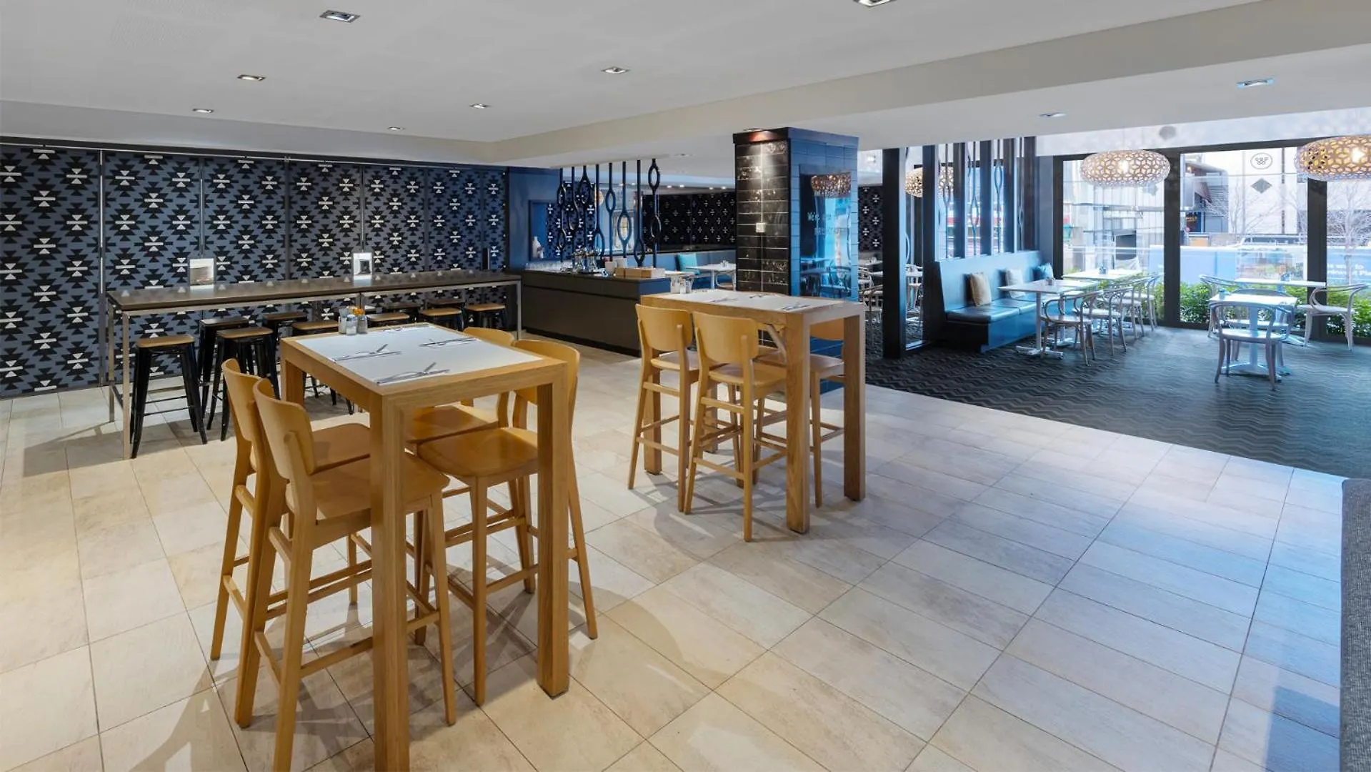 Oaks Perth Hotel