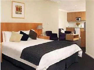 Oaks Perth Hotel 4*,