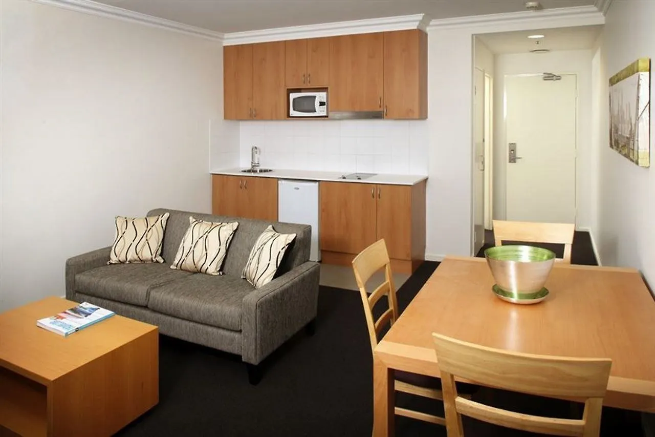 Oaks Perth Hotel 4*,