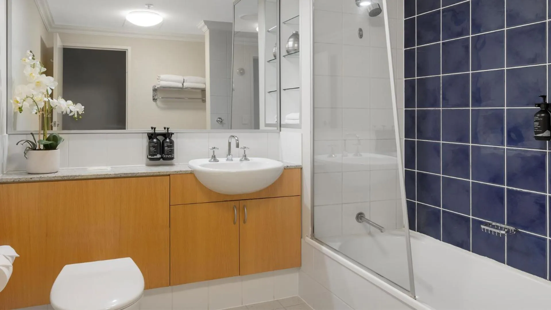 ****  Oaks Perth Hotel Australia