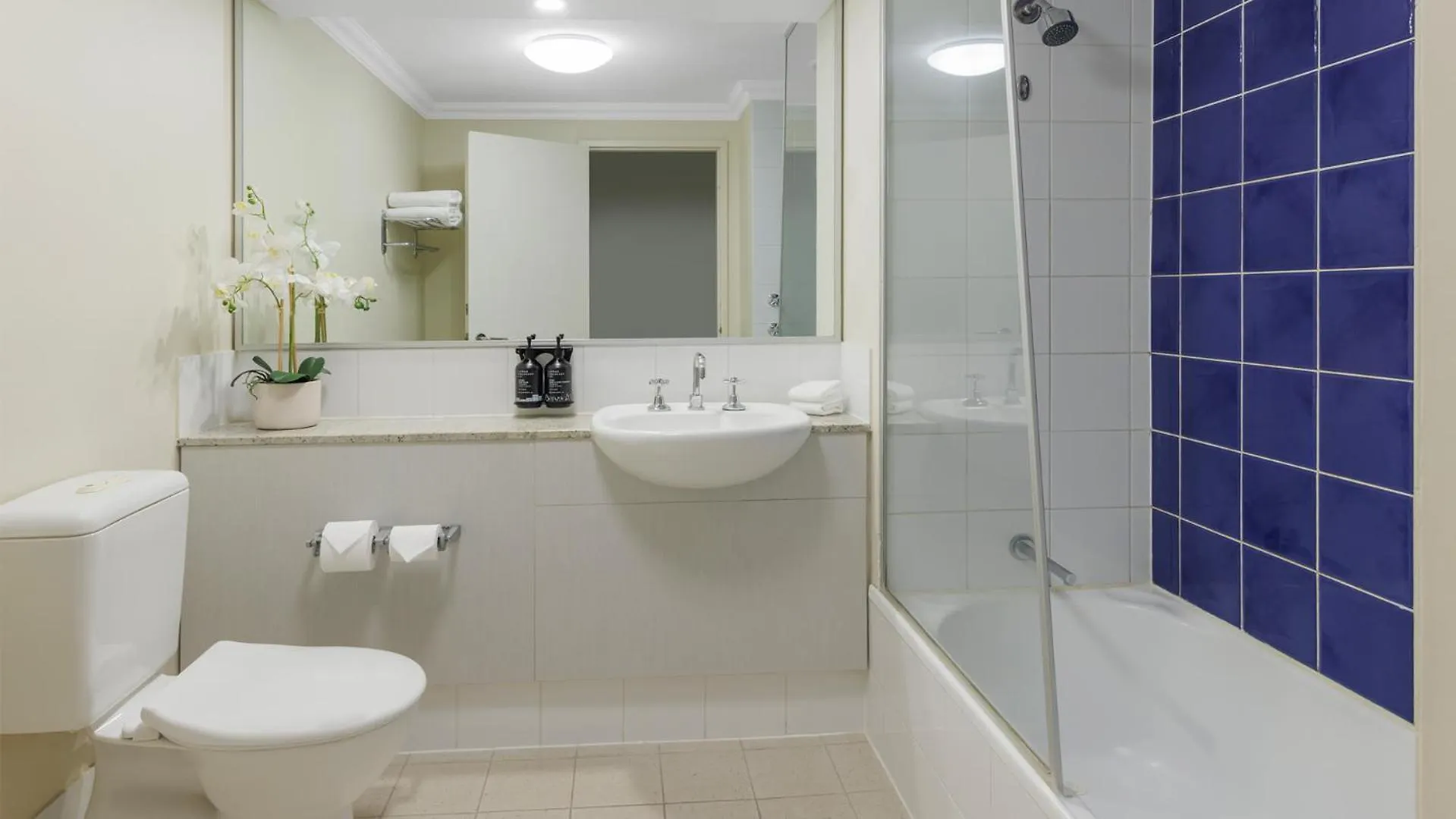 Oaks Perth Hotel