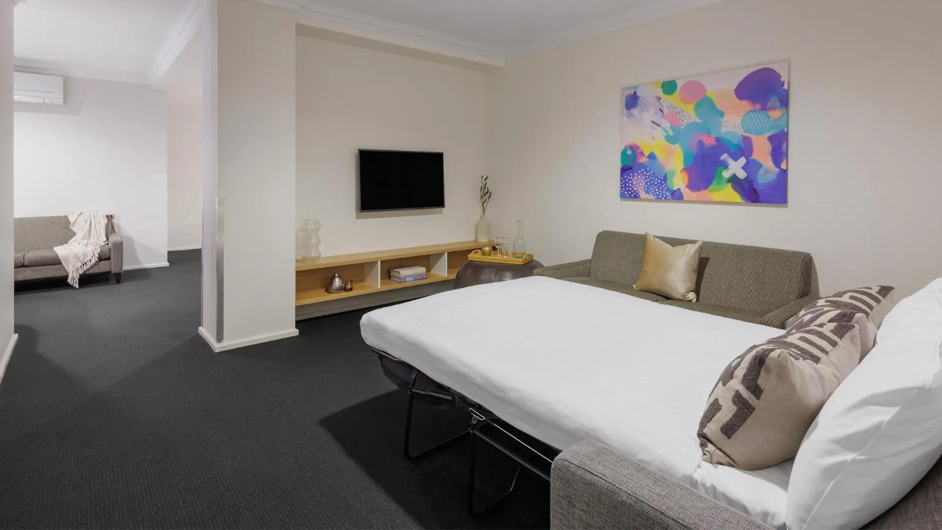 Oaks Perth Hotel 4*,