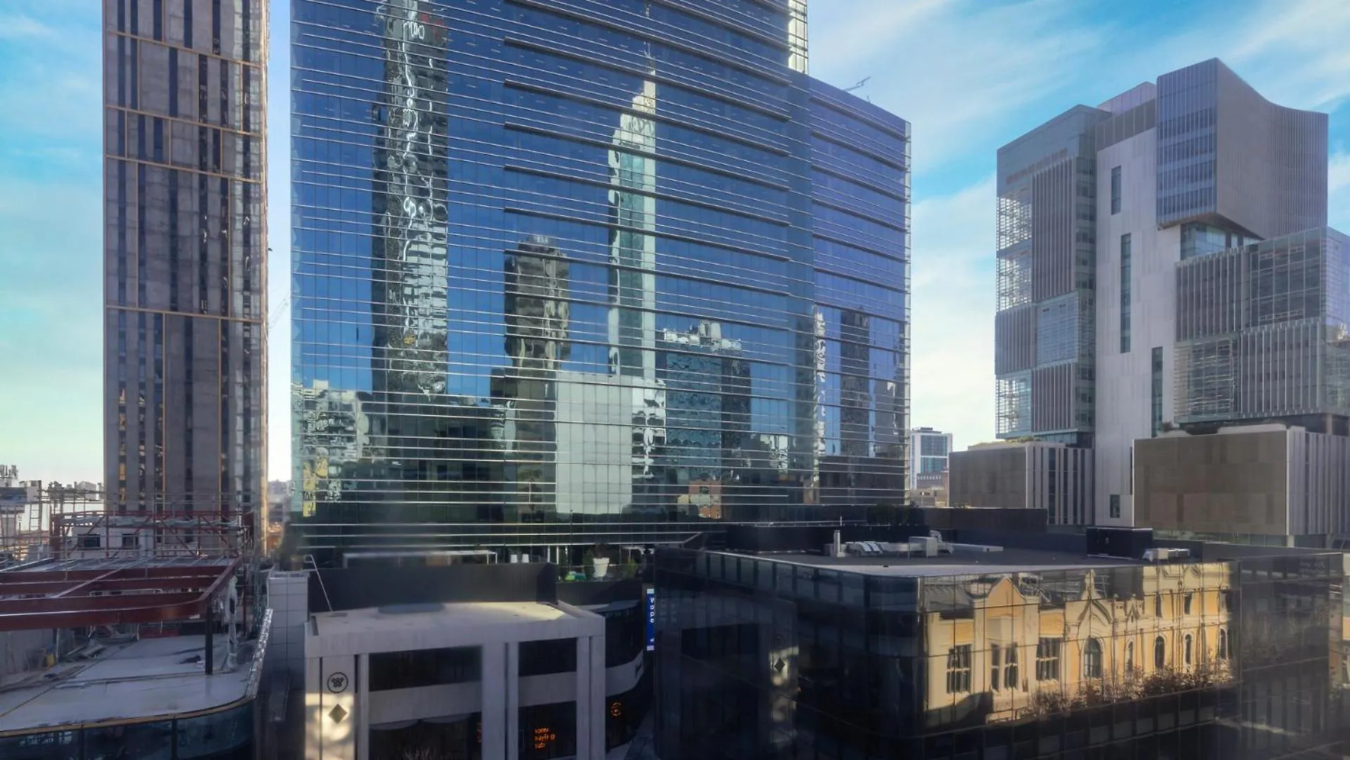 Oaks Perth Hotel 4*,