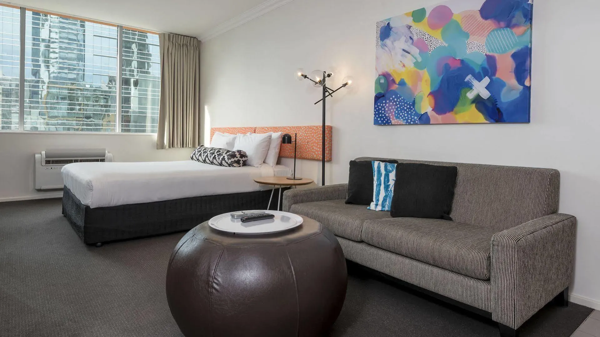 Oaks Perth Hotel