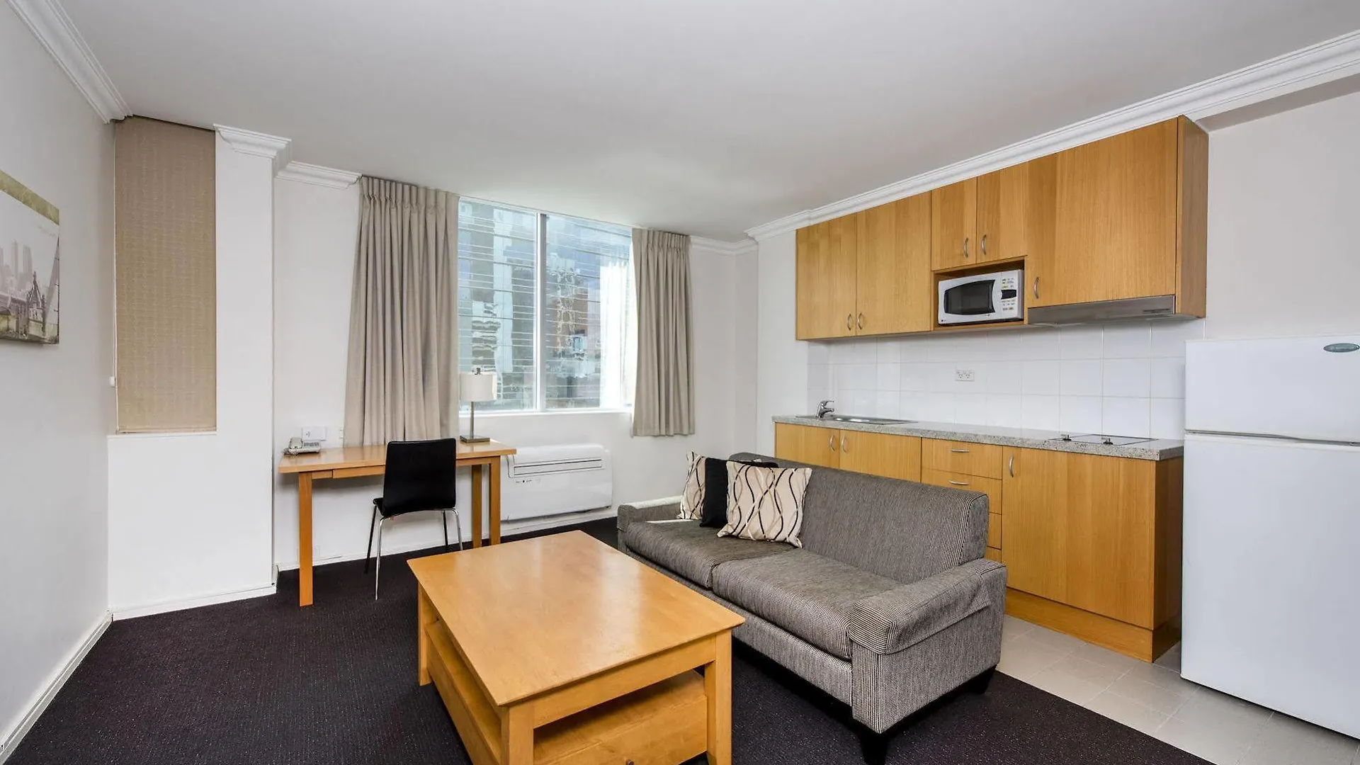 ****  Oaks Perth Hotel Australia