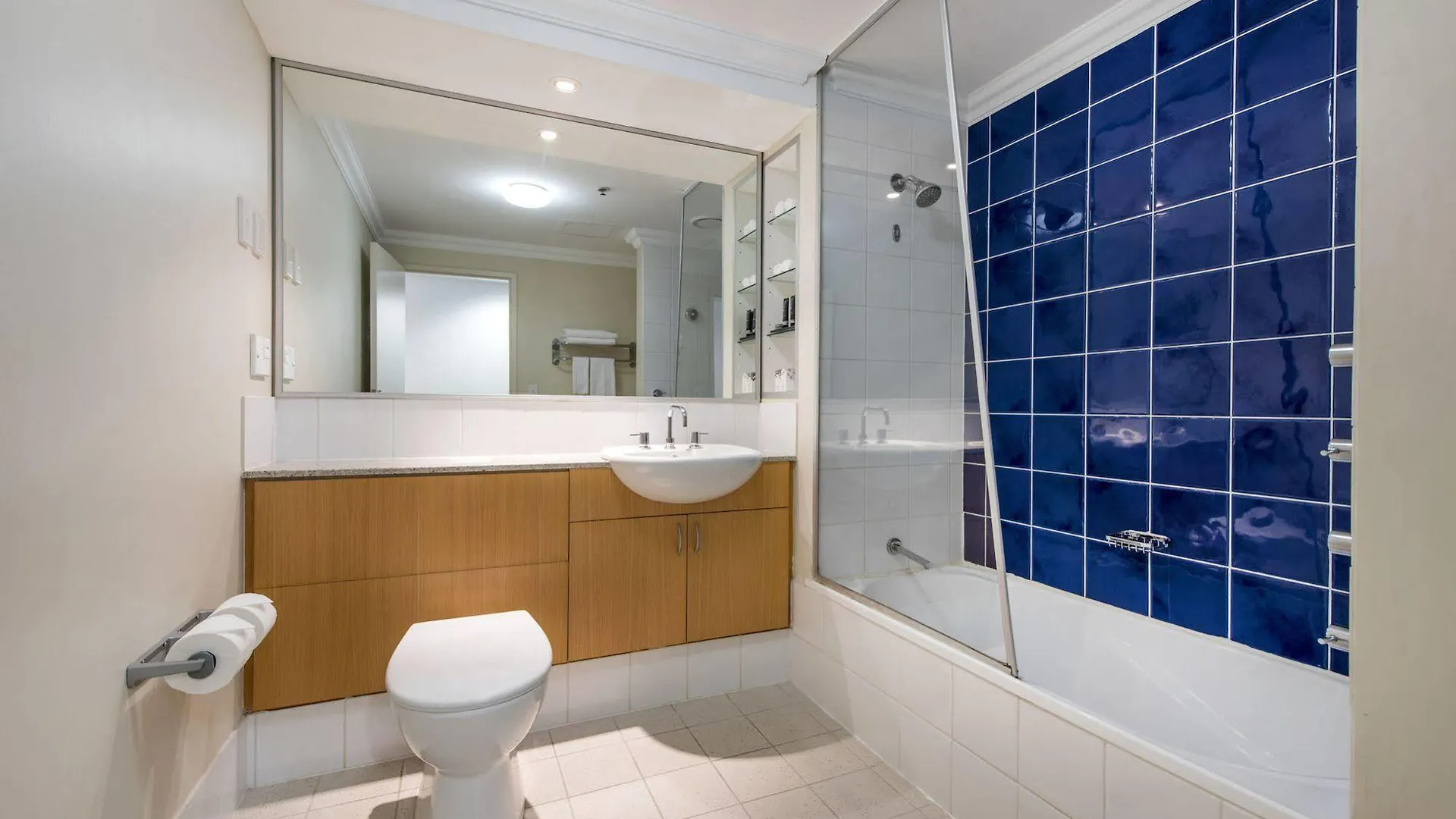 Oaks Perth Hotel